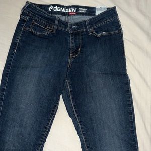 Denizen Levi’s dark blue jeans